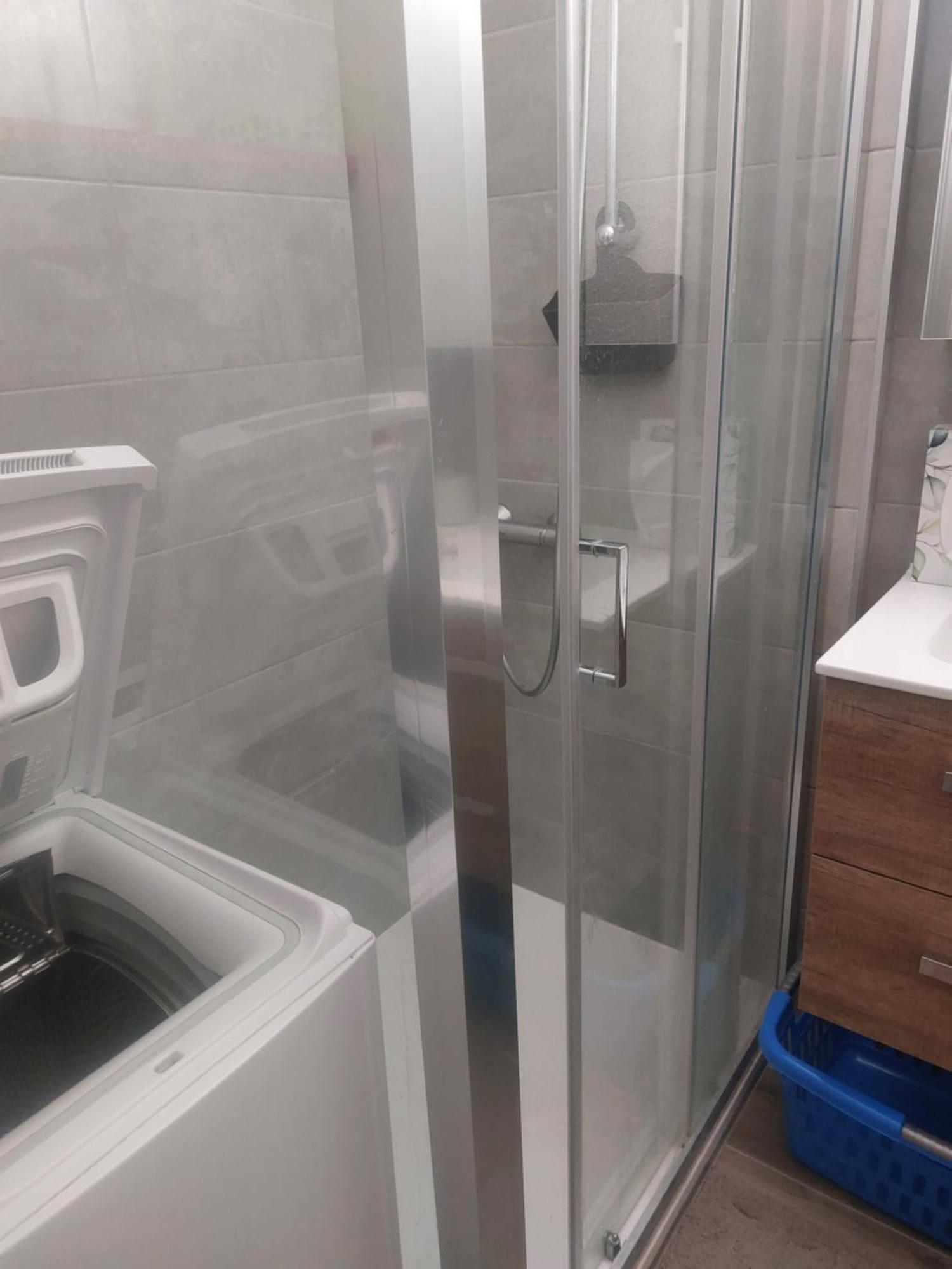 Appartement En Residence Proche Du Plan D'Eau إمبرون المظهر الخارجي الصورة