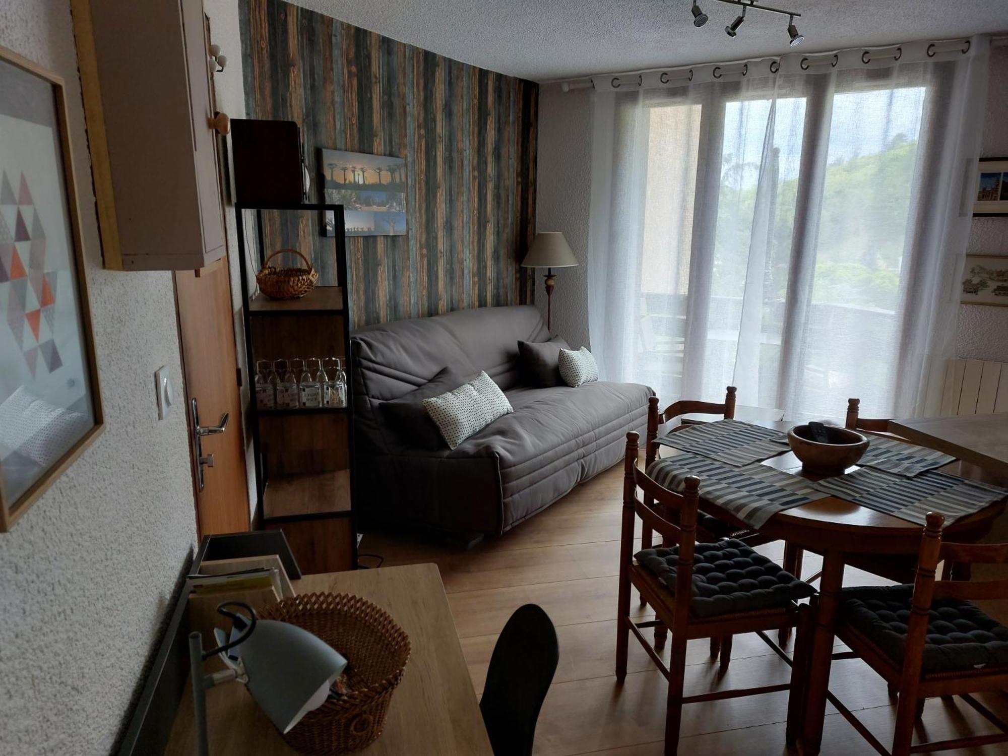 Appartement En Residence Proche Du Plan D'Eau إمبرون المظهر الخارجي الصورة
